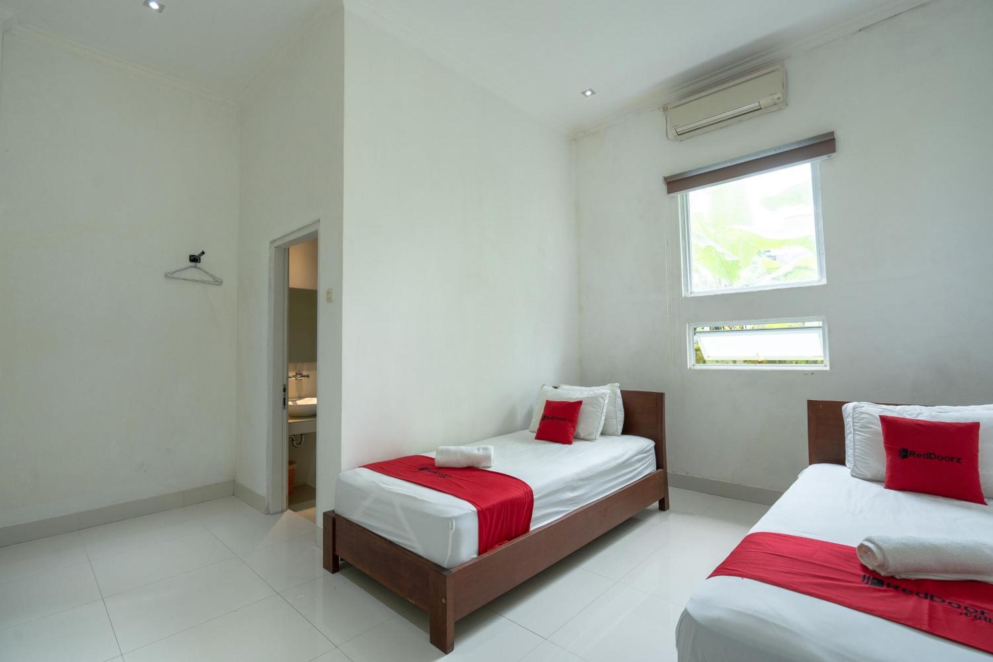 Reddoorz Near Ubud Village Sukawati  Exterior photo