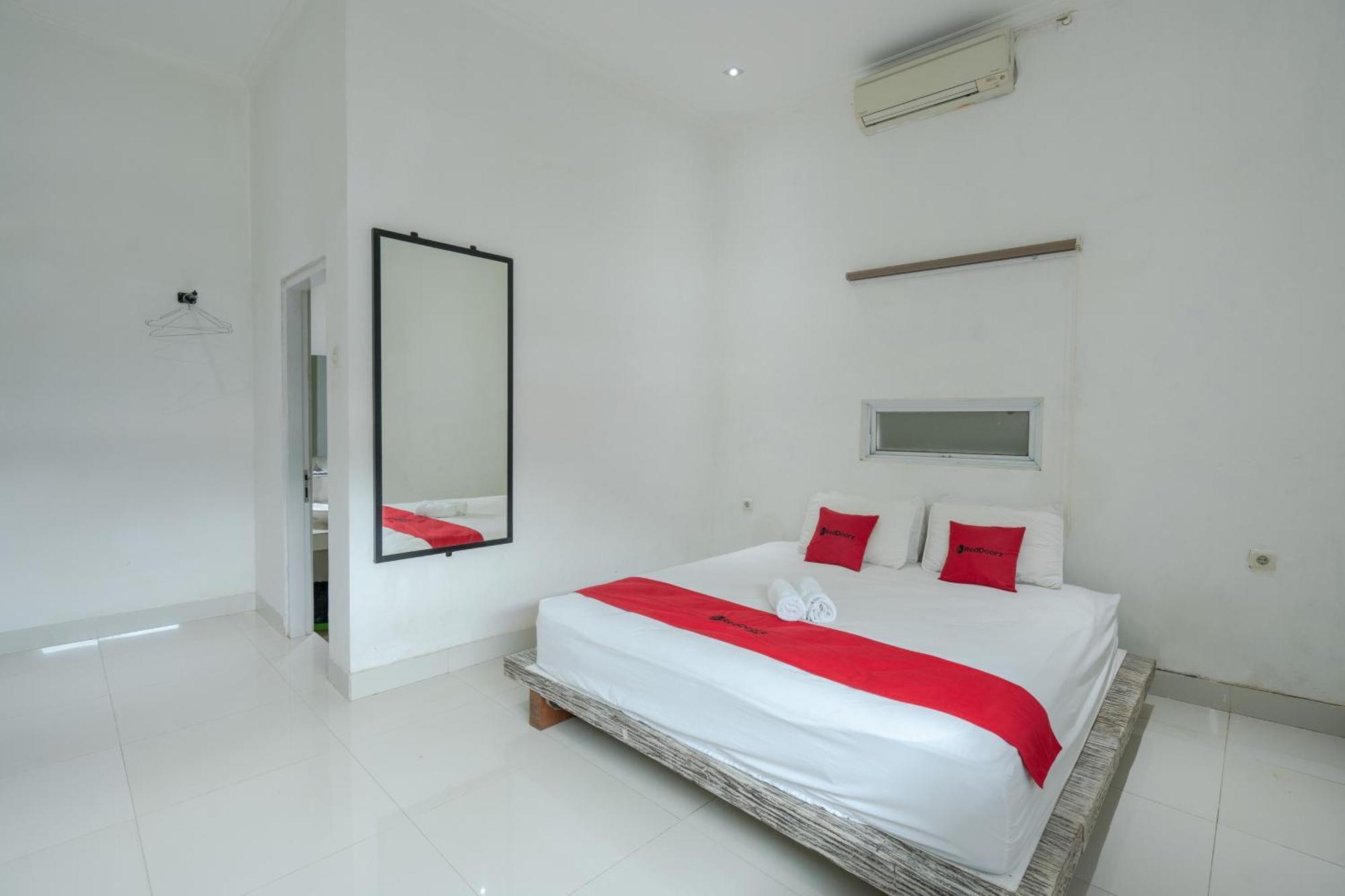 Reddoorz Near Ubud Village Sukawati  Exterior photo